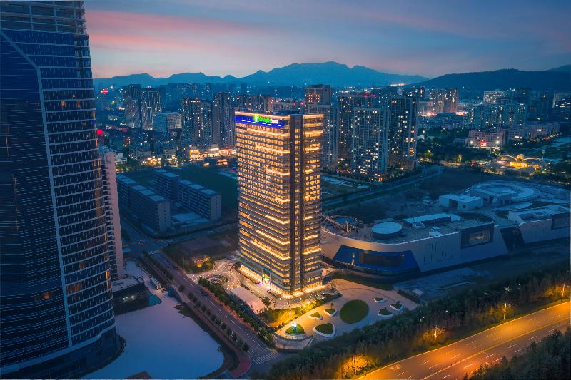 Holiday Inn Express Rizhao Oriental Colorful City  image