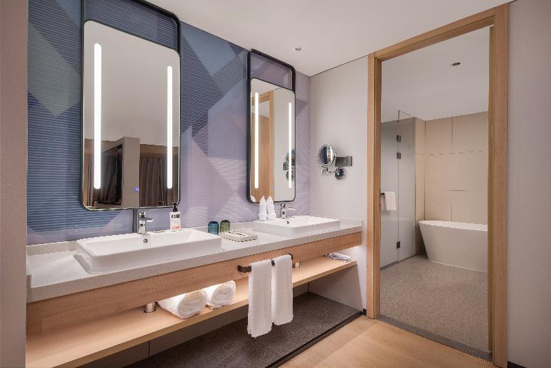 Holiday Inn Express Rizhao Oriental Colorful City  image