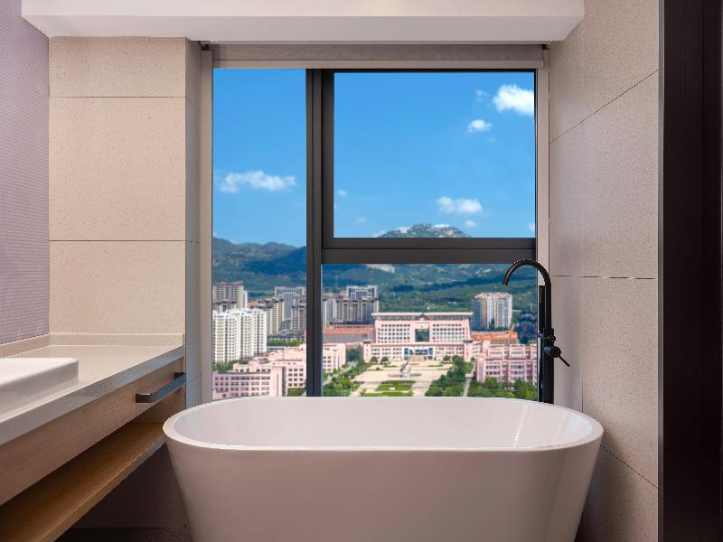 Holiday Inn Express Rizhao Oriental Colorful City  image 10