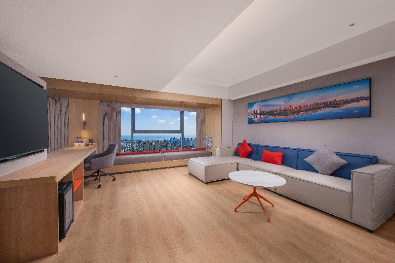 Holiday Inn Express Rizhao Oriental Colorful City  image