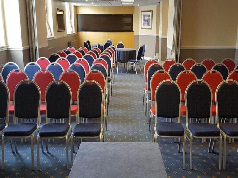 Dancenter East Midlands Airport image