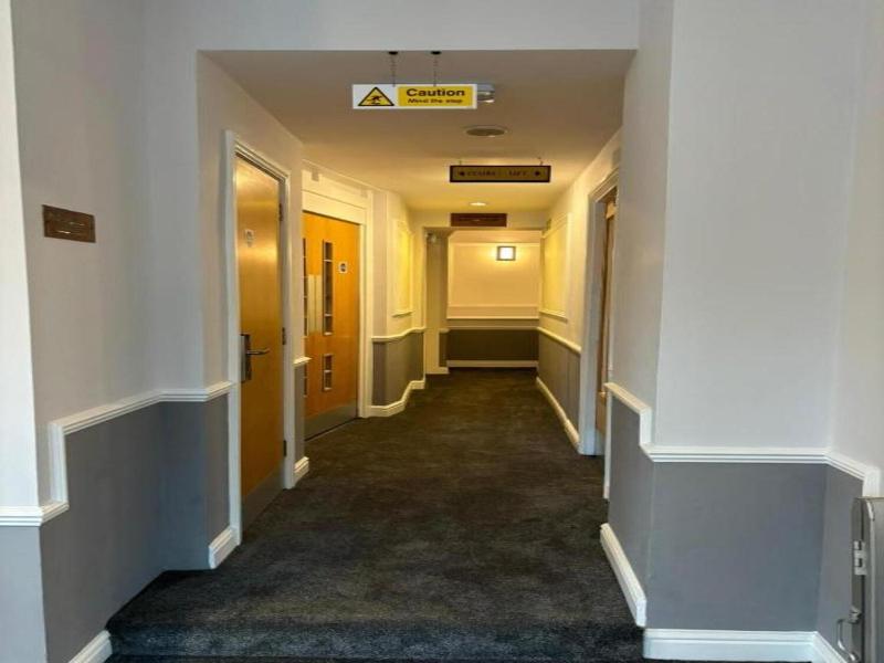 Dancenter East Midlands Airport image