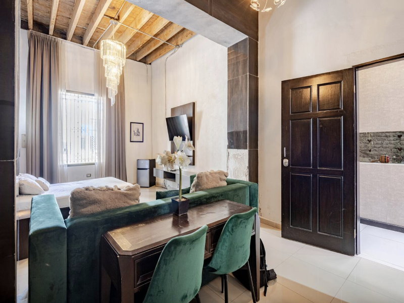 Adhoc Boutique Barrio Antiguo image