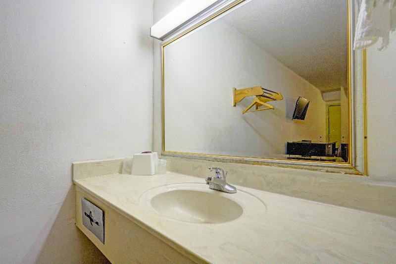 Brookville Inn OYO Dayton International Airport image