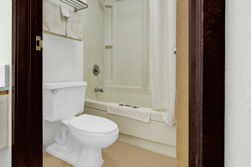 Brookville Inn OYO Dayton International Airport image