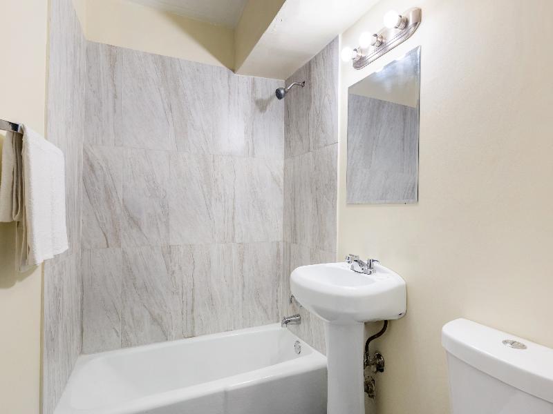 Best Motel By OYO Chicago I-90 GA image