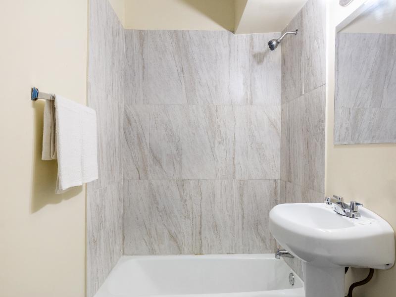 Best Motel By OYO Chicago I-90 GA image