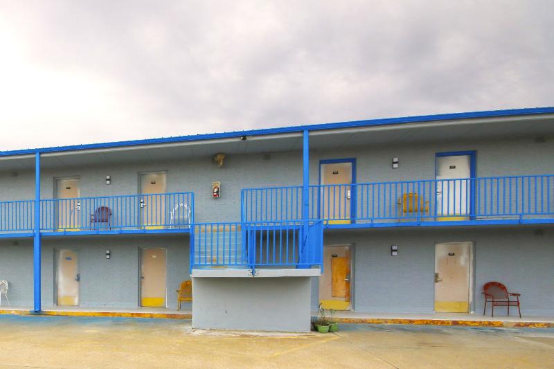 Marshall Lodge By OYO Hwy 65 image