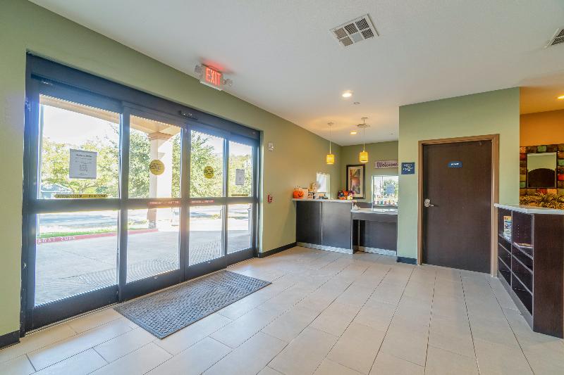 Moulton Inn & Suites By OYO Near Shiner TX image