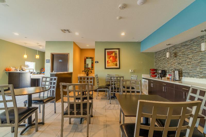 Moulton Inn & Suites By OYO Near Shiner TX image