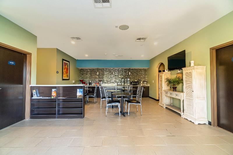 Moulton Inn & Suites By OYO Near Shiner TX image