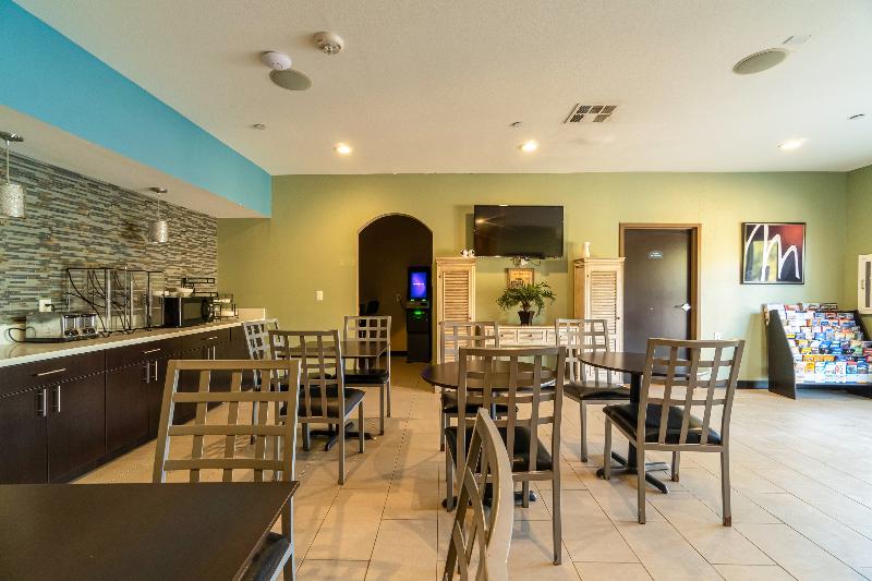 Moulton Inn & Suites By OYO Near Shiner TX image