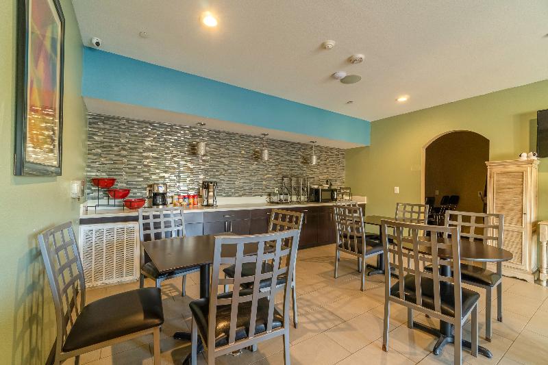 Moulton Inn & Suites By OYO Near Shiner TX image