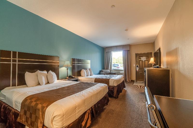 Moulton Inn & Suites By OYO Near Shiner TX image