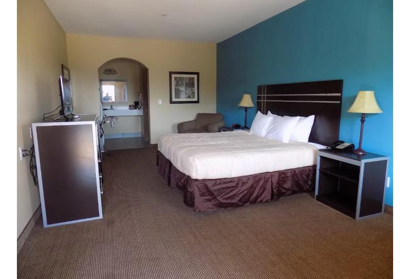 Moulton Inn & Suites By OYO Near Shiner TX image