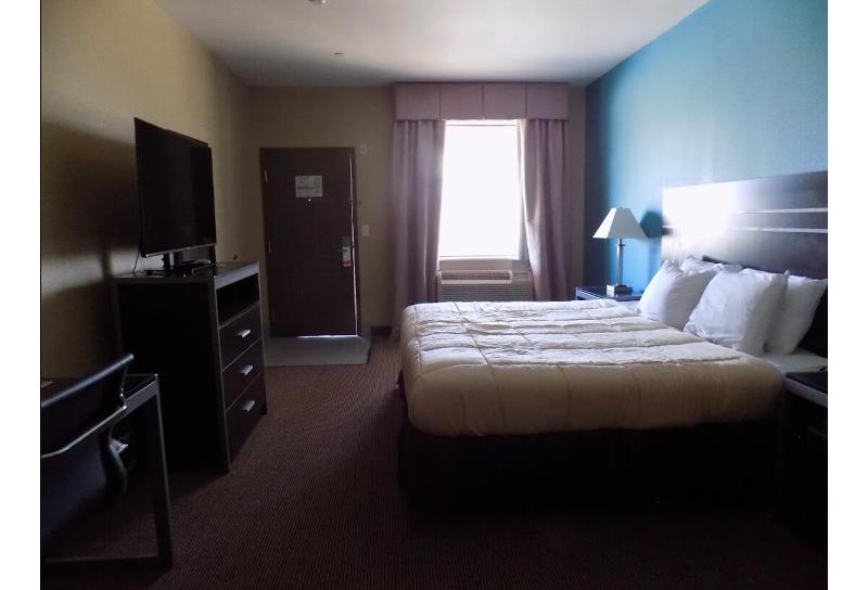 Moulton Inn & Suites By OYO Near Shiner TX image