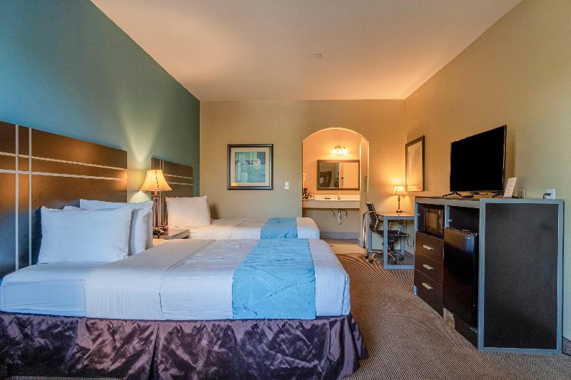 Moulton Inn & Suites By OYO Near Shiner TX image