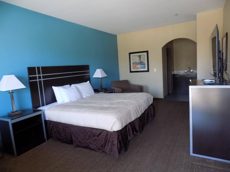 Moulton Inn & Suites By OYO Near Shiner TX image