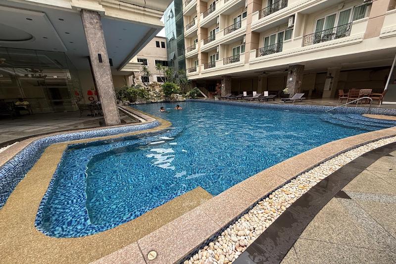 Golden Star Pattaya By Zuzu image