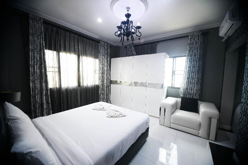 Golden Star Pattaya By Zuzu image