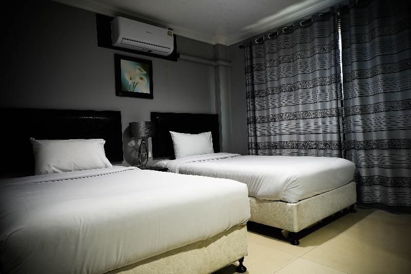 Golden Star Pattaya By Zuzu image