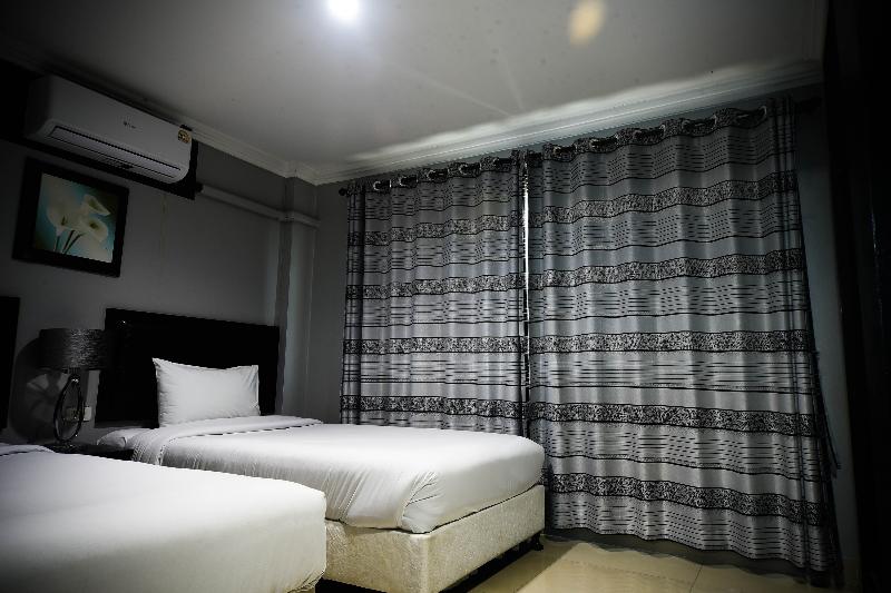 Golden Star Pattaya By Zuzu image