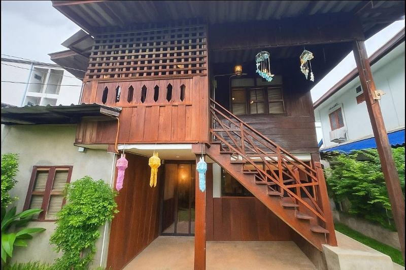 Nearthepark Boutique House By Zuzu - Image 2