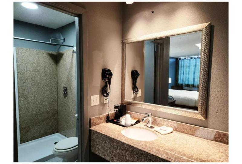 Executive Inn By OYO Queenville Mena image