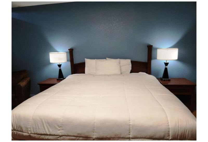Executive Inn By OYO Queenville Mena image