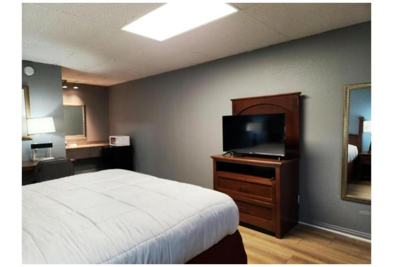 Executive Inn By OYO Queenville Mena image 3
