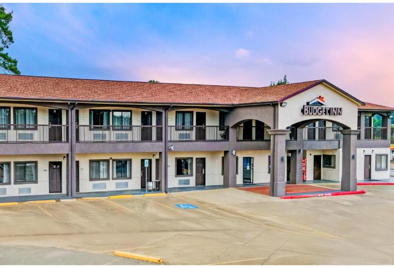 Budget inn by Oyo San Augustine image