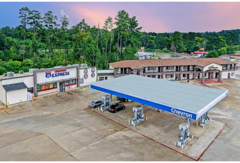 Budget inn by Oyo San Augustine image