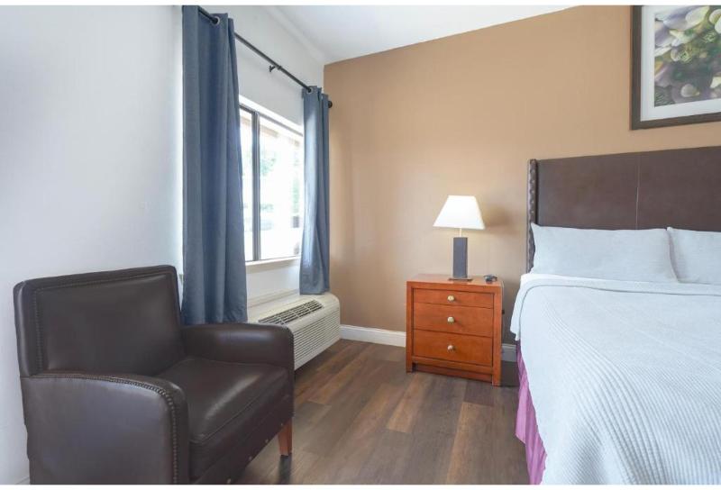 Budget inn by Oyo San Augustine image