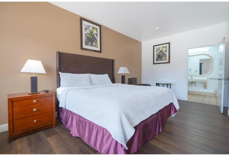 Budget inn by Oyo San Augustine image