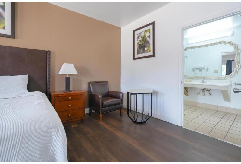 Budget inn by Oyo San Augustine image