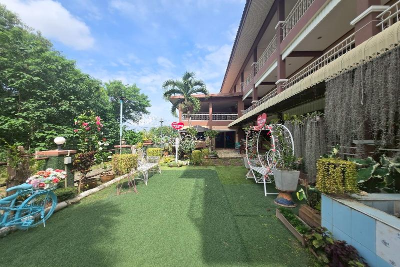 Phaiboon Hotel & Resort By Zuzu - Image 1