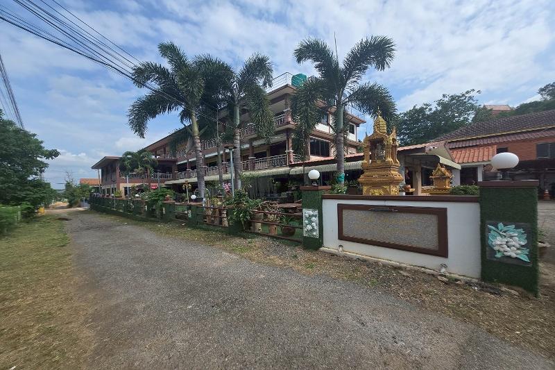 Phaiboon Hotel & Resort By Zuzu - Image 2