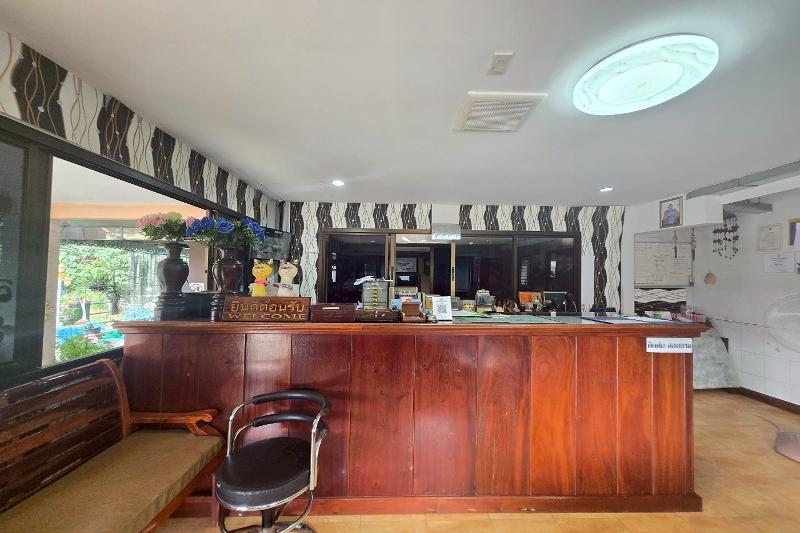 Phaiboon Hotel & Resort By Zuzu - Image 8