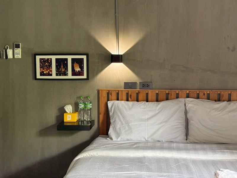 Sukhum Rajamangala-phatthanakan Rooms By Zuzu - Image 2