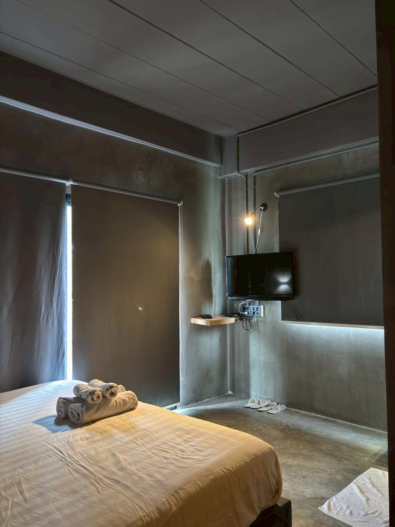 Sukhum Rajamangala-phatthanakan Rooms By Zuzu - Image 6