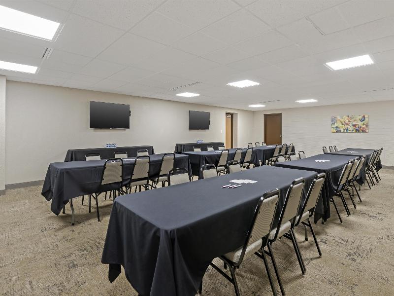 Executive Residency By Bw Waterloo & Cedar Falls image