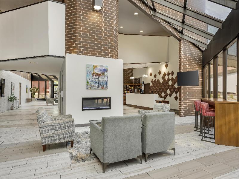 Executive Residency By Bw Waterloo & Cedar Falls image