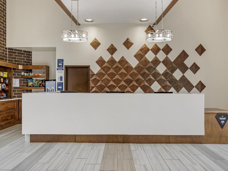 Executive Residency By Bw Waterloo & Cedar Falls image