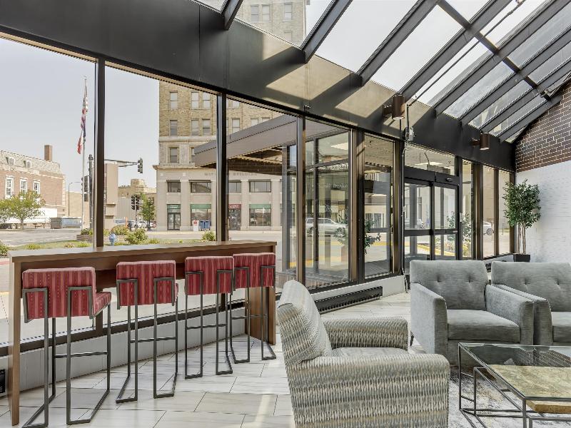 Executive Residency By Bw Waterloo & Cedar Falls image