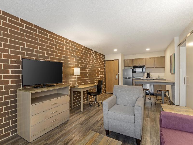 Executive Residency By Bw Waterloo & Cedar Falls image