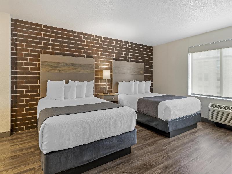 Executive Residency By Bw Waterloo & Cedar Falls image