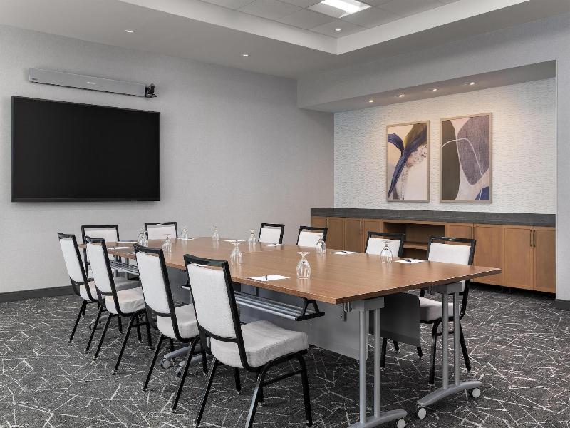 Hyatt Place Toronto Airport image