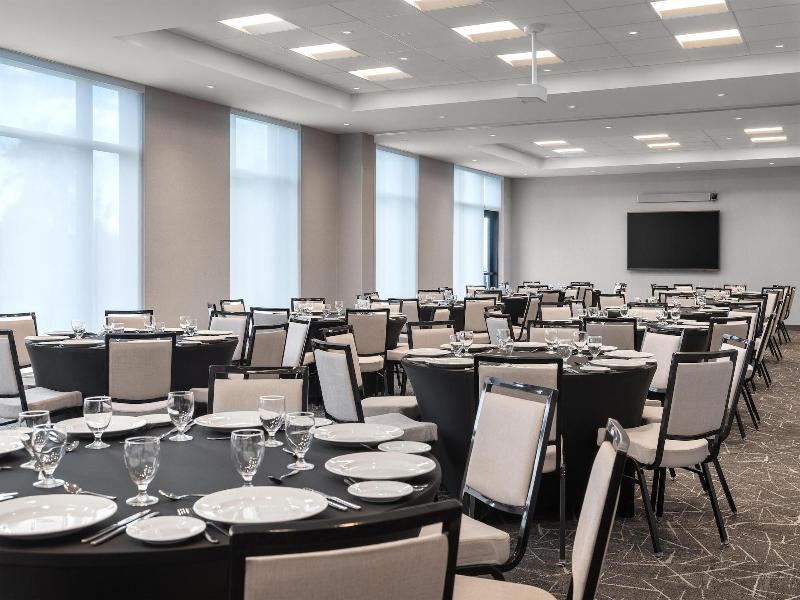 Hyatt Place Toronto Airport image