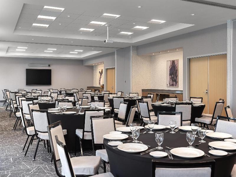 Hyatt Place Toronto Airport image