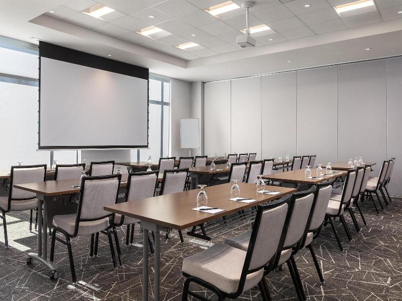 Hyatt Place Toronto Airport image